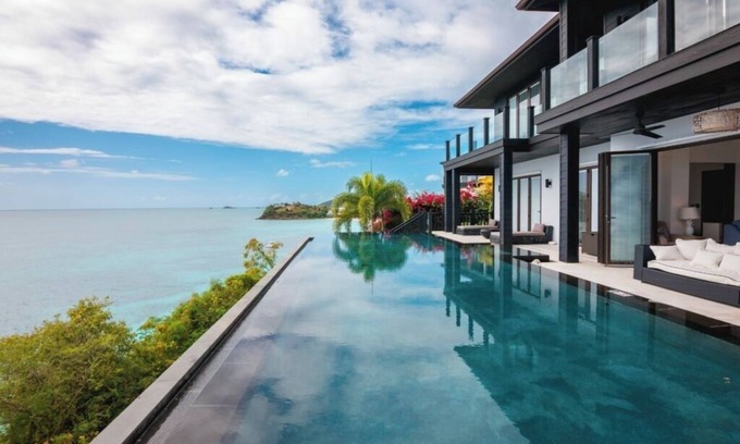 Fryes Beach Hotel | Oceanfront Bliss Villa with Indoor & Outdoor Dining Area & Stunning Sunset Views