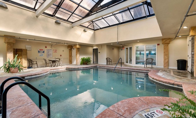 Kill Devil Hills Condo | Oceanfront Condo! Indoor Pool & Hot Tub! Kill Devil Hills, NC