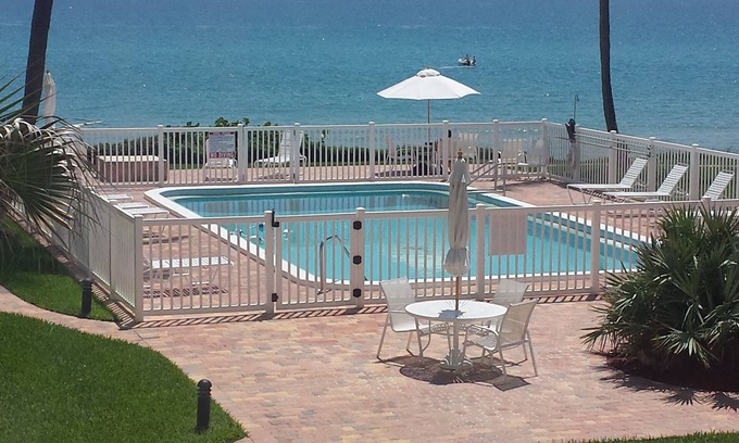 Gulf Stream Condo | Oceanfront Condominium in Great Location (Delray Beach)