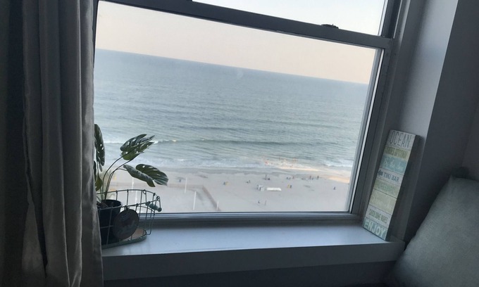 Atlantic City Condo | Oceanfront Corner, Indoor Pool/Hot Tub/Gym located on the Boardwalk, Renovated