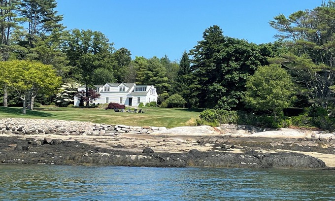 Isle of Springs Cottage | Oceanfront cottage Barters Island, Boothbay, ME
