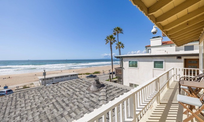 El Porto House | Oceanfront Dream Home w/Jacuzzi