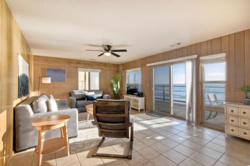 Carlsbad Village House | Oceanfront Getaway - Ocean Views - Fire Pit - BBQ - Beach Access