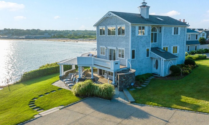 Kenyon House | Oceanfront House in Narragansett