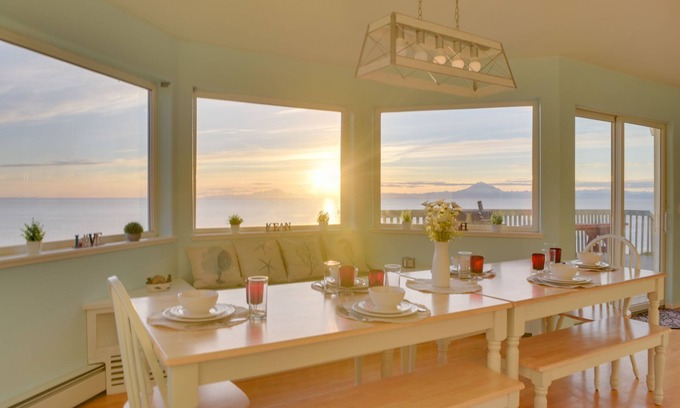 Kenai Villa | Oceanfront Kenai Villa w/Fireplace & Deck