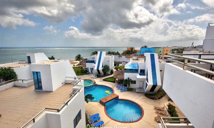 Puerto Morelos Condo | Oceanfront Luxury Townhome Condo Wifi 3 Smart TV'S Pool & Spa