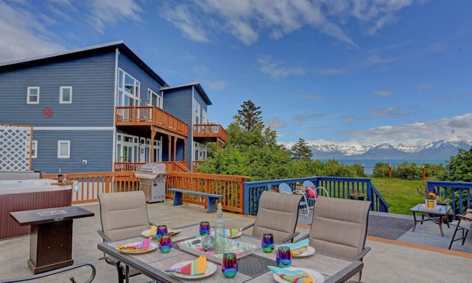 Homer Apartment | Oceanfront Luxury Penthouse Overlooking Kachemak Bay and the Homer Spit!