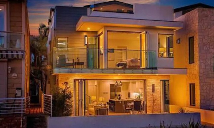 Balboa Peninsula House | Oceanfront Luxury, Incredible views and sunsets