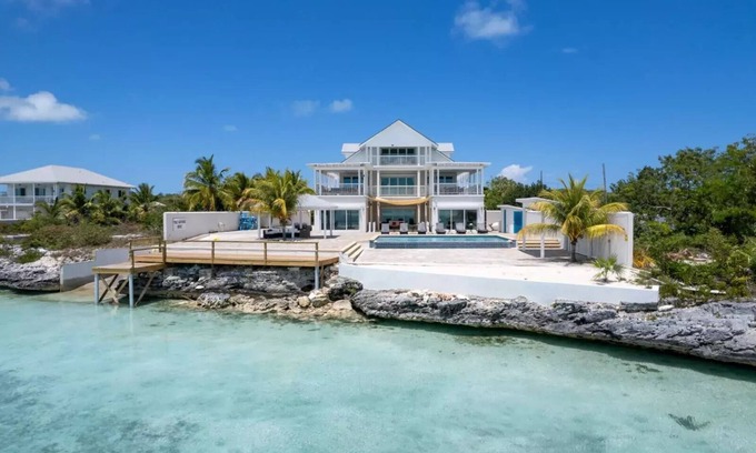 George Town House | Oceanfront mansion, heated infinity pool. 6 double rooms, 11 beds can sleep 18
