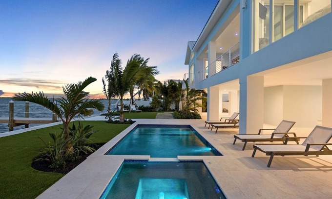 Key West House | *OCEANFRONT OASIS @ KEY HAVEN* Private Home & Pool + LAST KEY SERVICES…