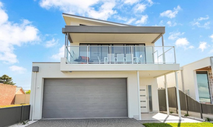 Encounter Bay House | Oceanfront on Franklin - 35A Franklin Pde, Encount