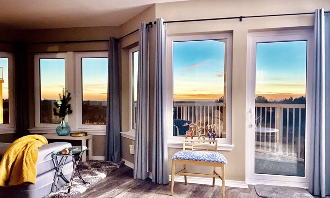 Long Beach Apartment | Oceanfront Panoramic Views, KING Bed, Two Masters!