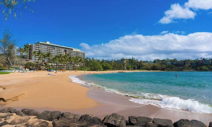 Nawiliwili Condo | Oceanfront Paradise | One Block to the Beach!