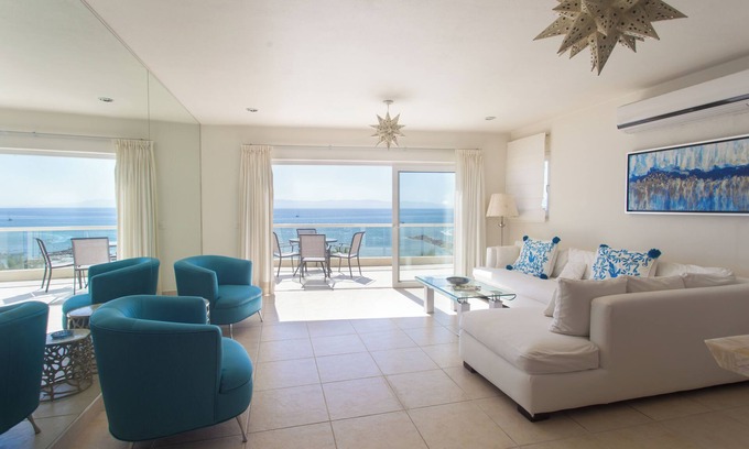 Emiliano Zapata Condo | OCEANFRONT PENTHOUSE, *BREATHTAKING VIEWS*