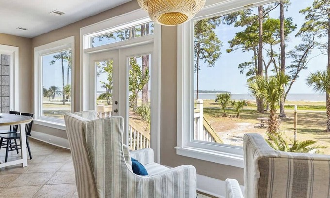 Melrose on the Beach House | Oceanfront Pet Friendly Cottage