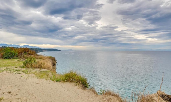 Port Angeles House | Oceanfront Port Angeles Home with Mountain View!