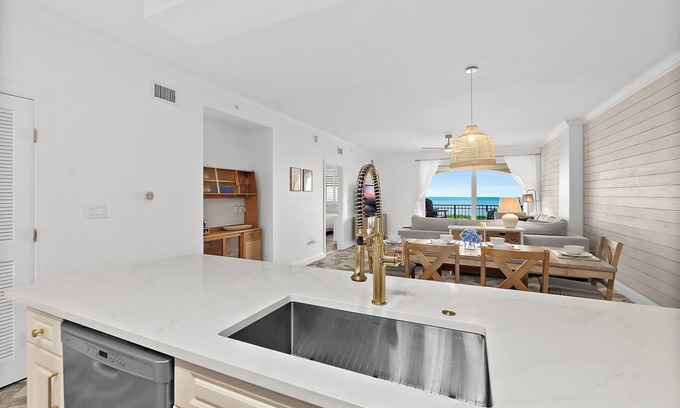 Palm Coast Condo | Oceanfront Retreat: Modern 3-Bedroom Condo in Palm Coast