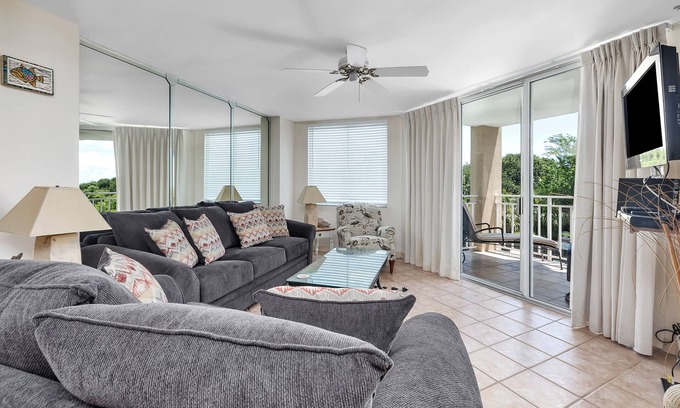 Saint Simons Island Condo | Oceanfront Condominium with Swimming Pool. Private Boardwalk to Beach! Ocean View