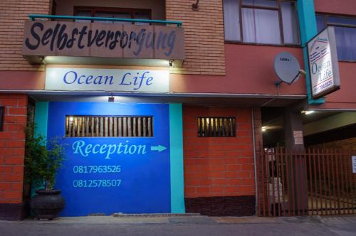 Luderitz House | OceanLife Guesthouse and Restaurant Lüderitz
