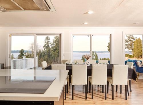 Federal Way House | Oceanline 180° home