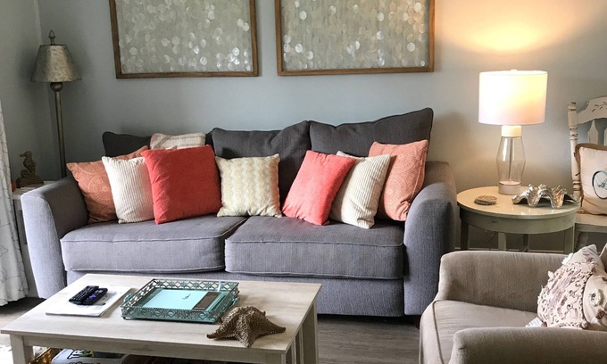 Folly Field Villa | Oceanside Resort! King Master Suite, Sleeps 6, Walk to the Beach!