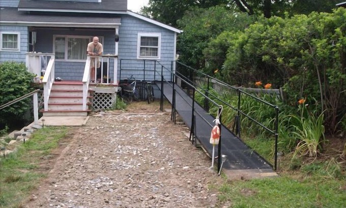 Peaks Island Cottage | Oceanview, Handicap Friendly, Dogs & Babies Welcome. Watch the Seashore parade!