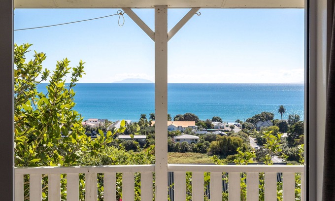Onetangi House | Oceanview Magic - Onetangi Holiday Home