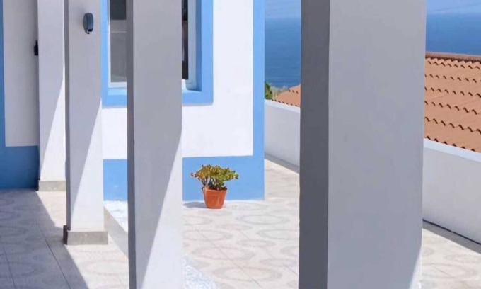 Bretanha House | Oceanview Sunset Retreat