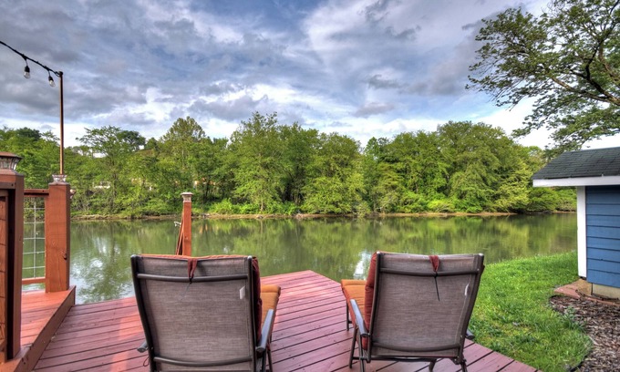Copperhill House | Ocoee River Retreat | Water Front | Deck on Water