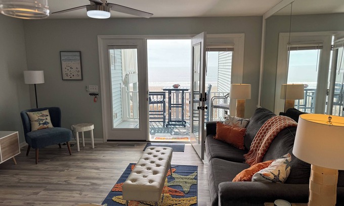 Ocean Isle Beach Condo | OCT dates still open-One bedroom, Ocean Front-steps to sand ,sun and fun