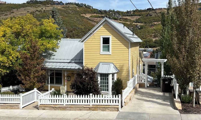 Park City House | Oct/Nov discounts: Park City's Hidden Treasure in Park City Old Town -Sleeps 12+