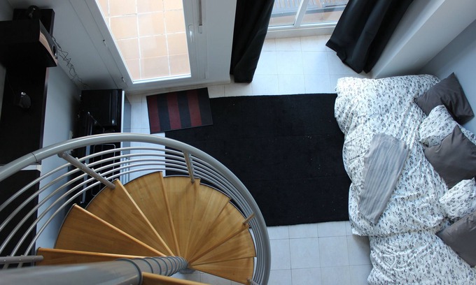 Vicalvaro Apartment | Octavio Loft: Wifi /1.5 bathrooms /AA