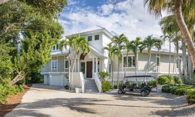 Wulfert House | October Sale! Private Pool~40' dock~Bring a Boat~Golf cart~Kayaks