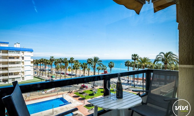 Torrequebrada Apartment | Octopussy | Beachfront apartment in Benalmadena