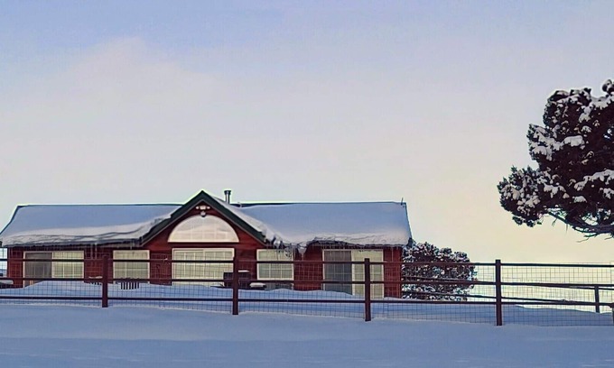 New Castle Cabin | Off grid,fenced yard,.great views and pups stay free