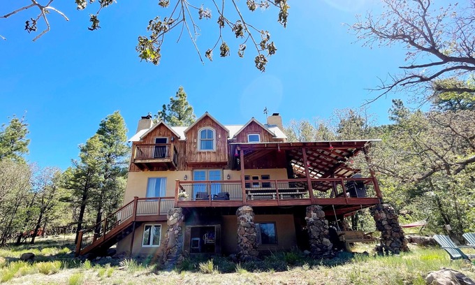 Munds Park House | Off-grid Stoneman Lake cabin sleeps 10, off-road trail paradise in the pines.