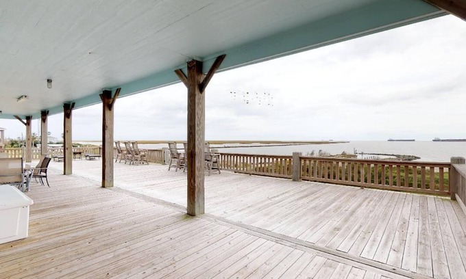 Galveston House | Off The Hook: 4 BR, 3 BA House in Port Bolivar, Sleeps 12