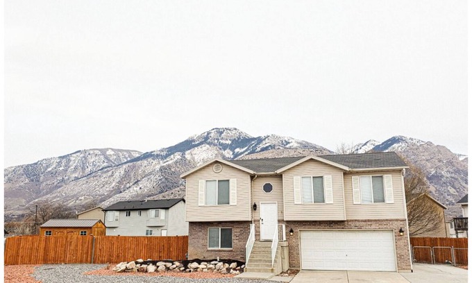 Ogden House | Ogden Home+Hot Tub+New Remodel+Playset+Mtn Views+Large Fenced Yard+Gazebo+RV Pad