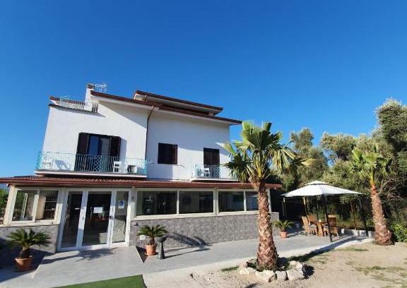 Fondi Bed & Breakfast | Ohana B&B and Restaurant