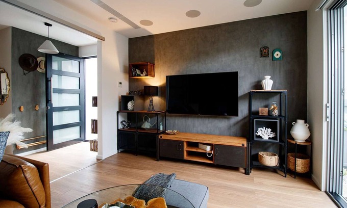 Miami House | Ohana by Khove Summar