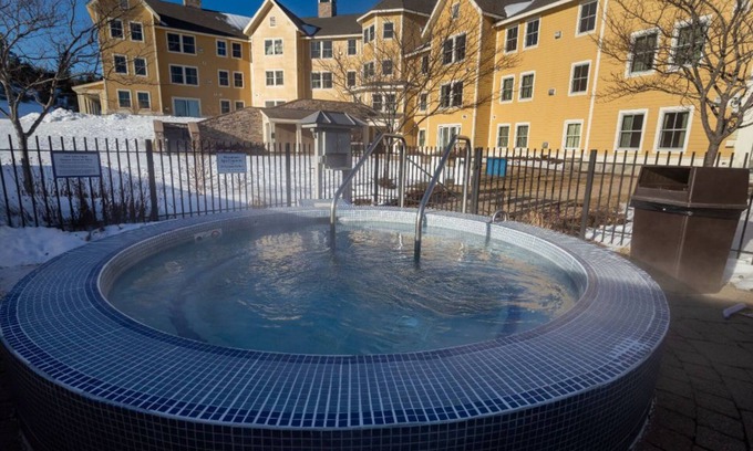 Ludlow Apartment | Okemo | Charming Room & Amenities Nearby | Pools