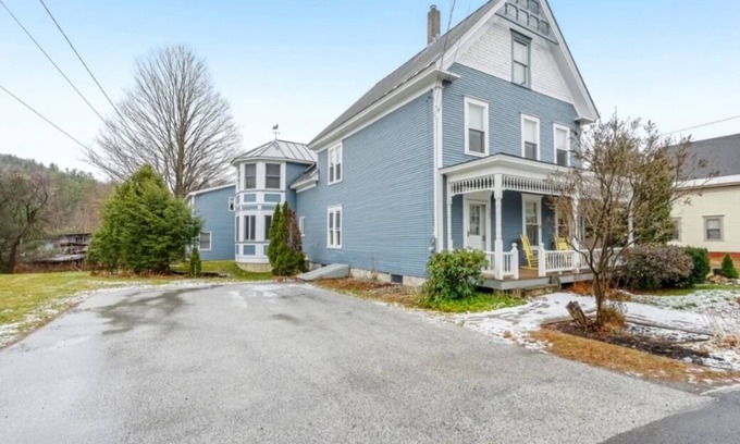 Proctorsville House | Okemo Mountain Family Fun House with a private tube