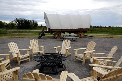 South Oklahoma City House | Oklahoma Glamping in this Wonderful Covered Wagon for Family Vacations near Oklahoma City