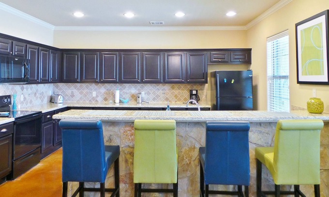 Wellborn House | Ol' Army Retreat ~ Aggieland Vacation Rentals