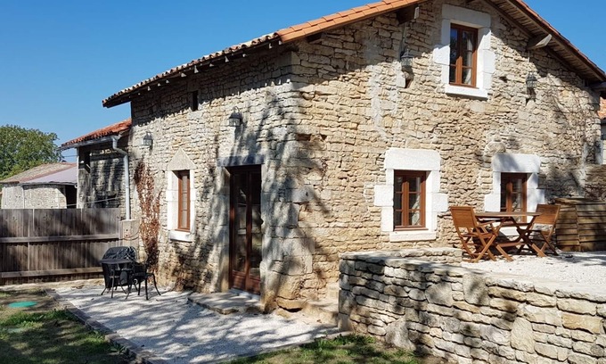 La Chevrerie Cottage | Old Atelier Gite: 4-Star Old Stone Cottage with Private Garden and Free Wi-Fi