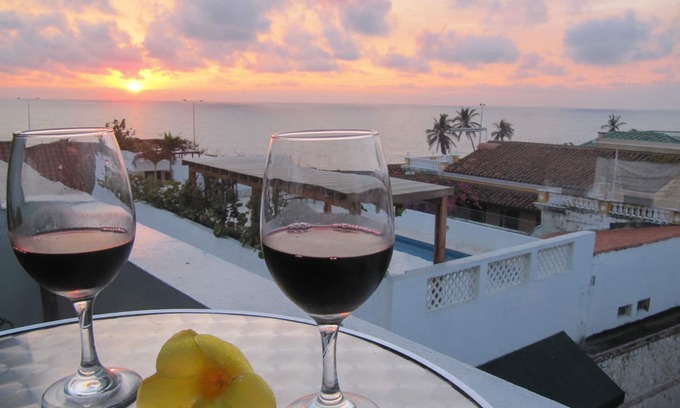 Centro Apartment | Old City Elegance with Magnificent Ocean Views and Sunsets from top roof.