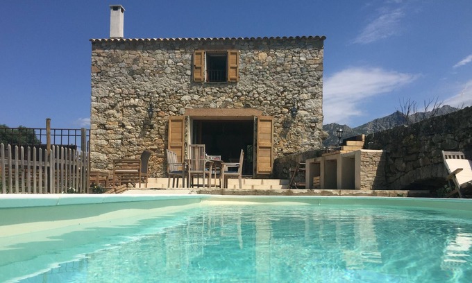 Cateri Cottage | Old oil mill of the nineteenth