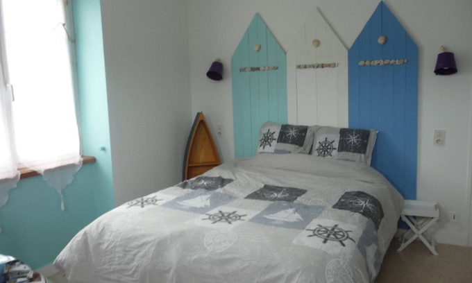 Ploneour-Lanvern Apartment | Old school with 4 gites near sea and tourist sites South Finistère