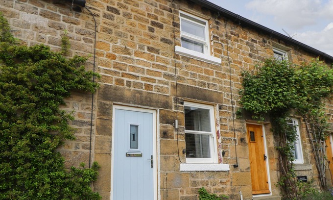 Bewerley Cottage | OLD STONE COTTAGE, family friendly, with open fire in Pateley Bridge