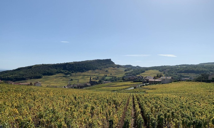 Vergisson House | Old winegrower's house with panoramic view of the Solutré rocks - Vergisson